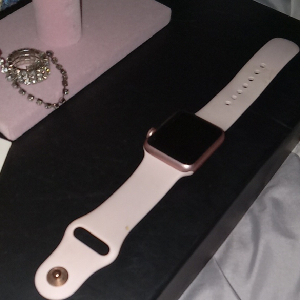 Apple Smartwatch Pink Series 1 Rectangular Face and Rose Gold Body